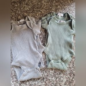 Rachel Zoe 4 Onesie Size 0-3 Months